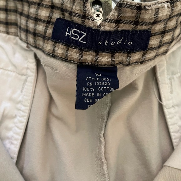 HSZ Studio Khaki Shorts Size 10 - Picture 8 of 9